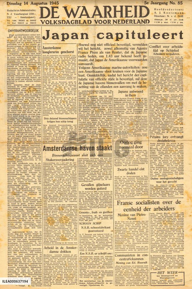 1945 De Waarheid (Holland) Japan surrenders and VJ Day