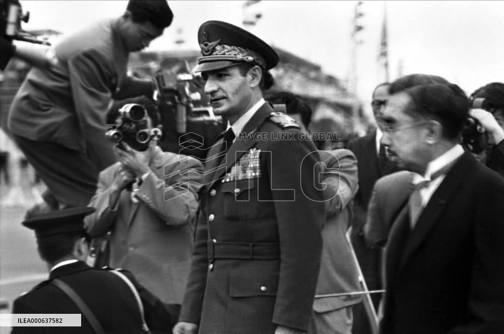 Mohammad-Reza Shah Pahlavi &amp; Hirohito