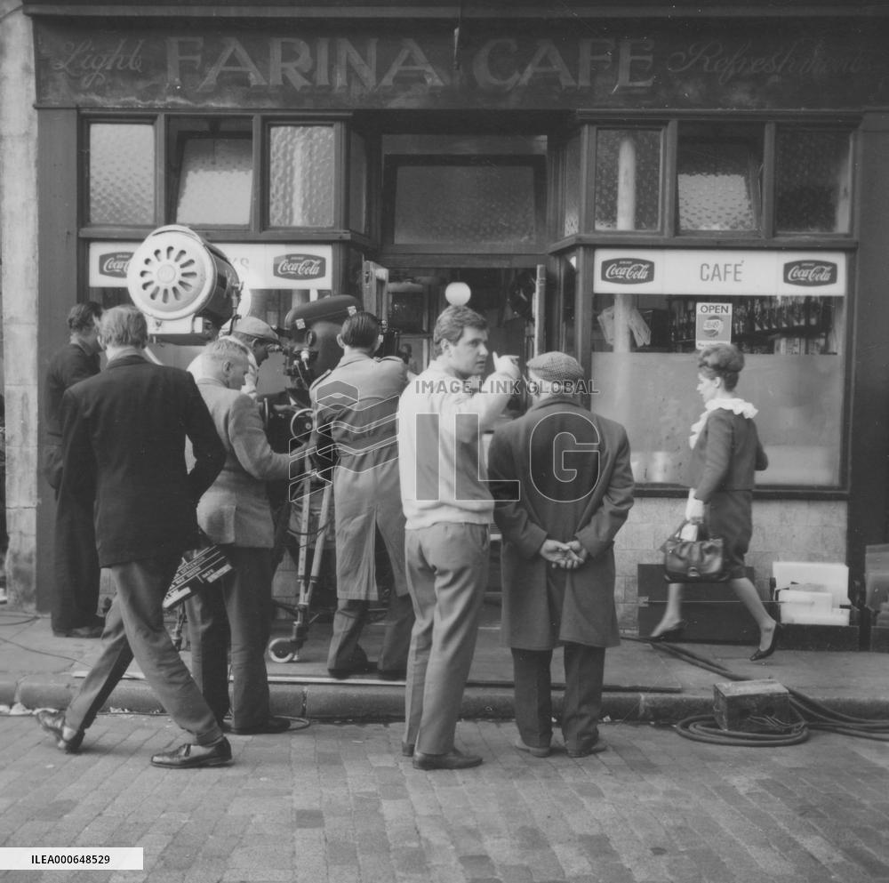 Sparrows Can't Sing (1962) Film