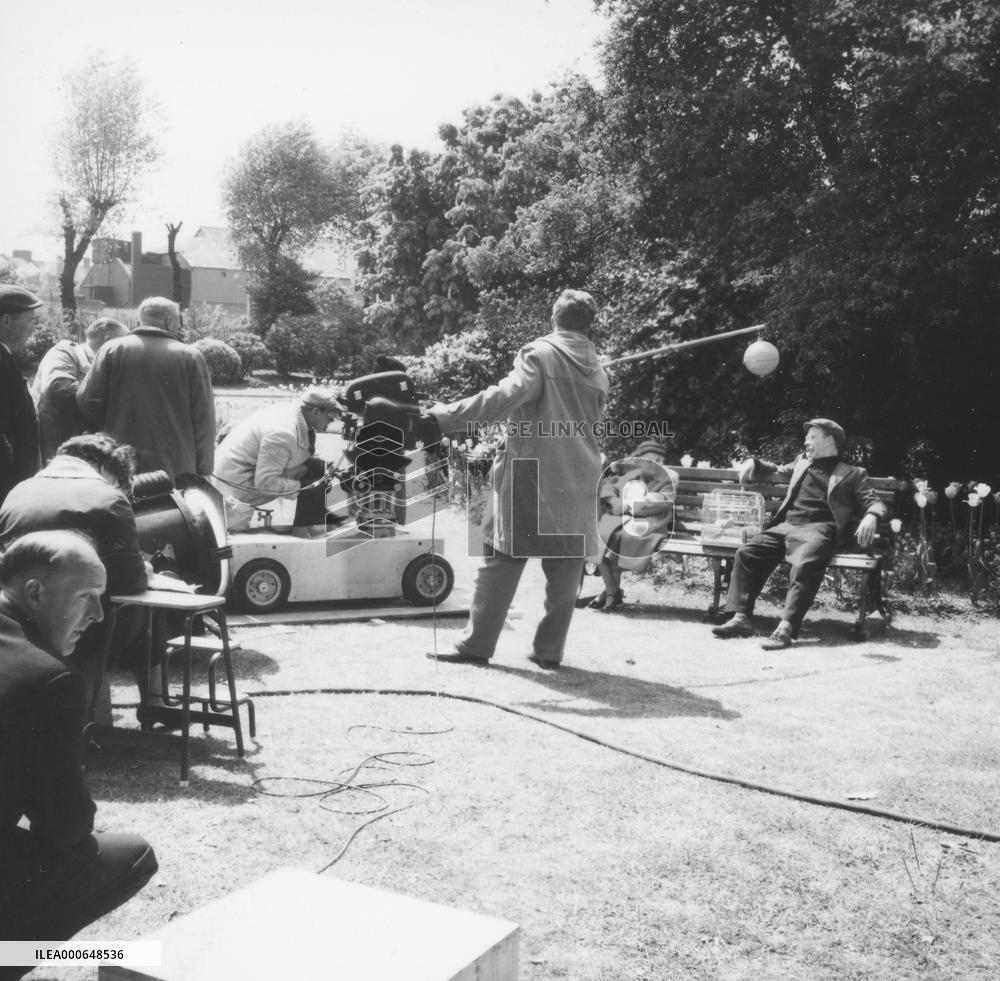 Sparrows Can't Sing (1962) Film