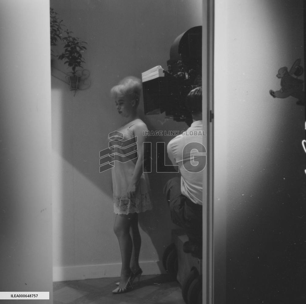 Sparrows Can't Sing (1962) Film