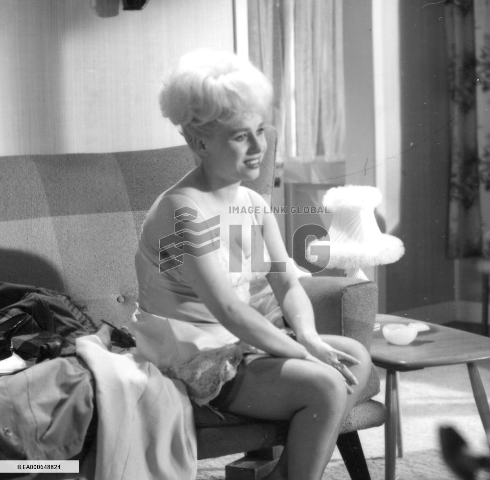 Sparrows Can't Sing (1962) Film