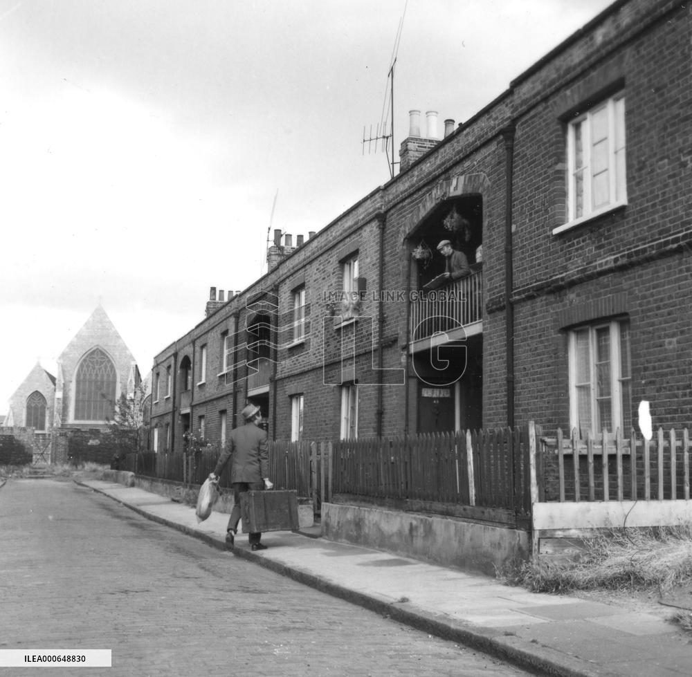 Sparrows Can't Sing (1962) Film