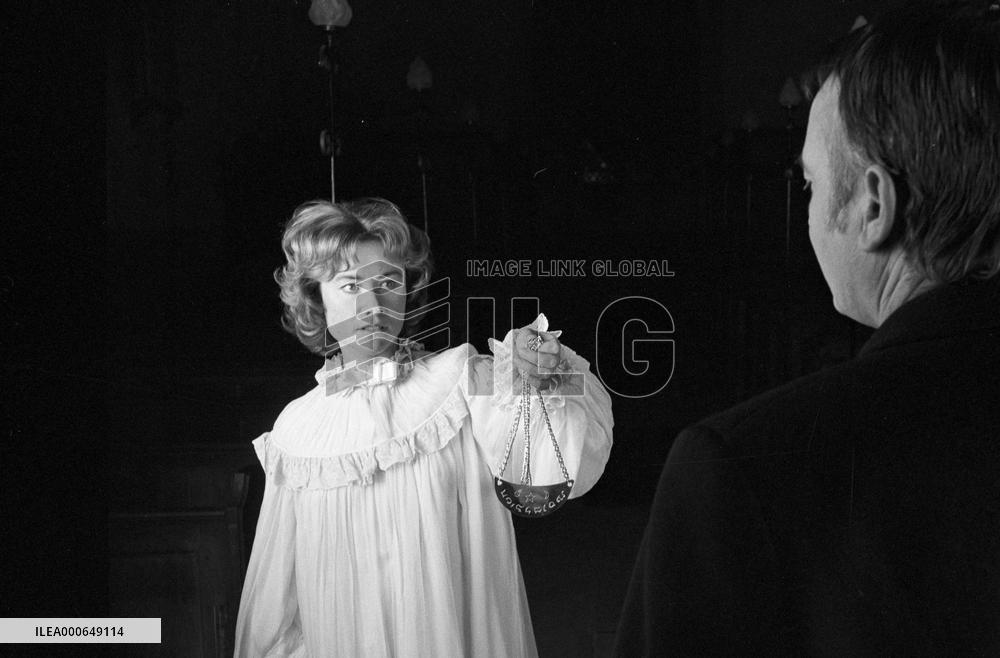 To the Devil a Daughter (1976) Film