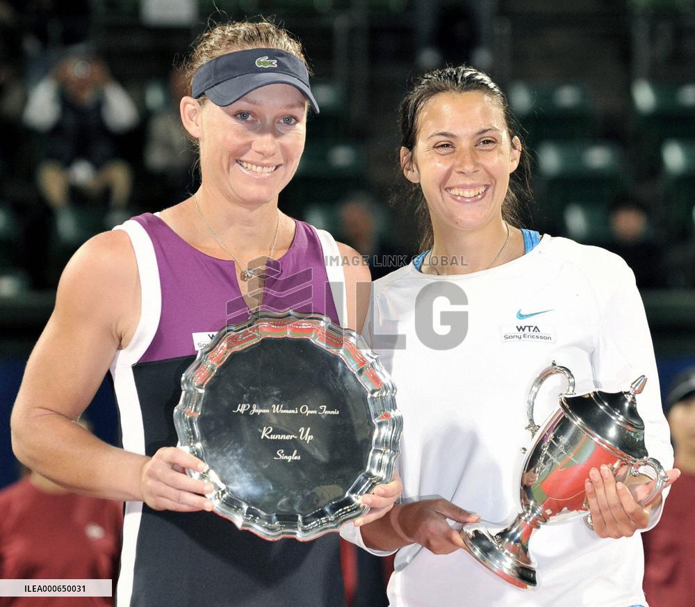 Bartoli beats Stosur to win Japan Women's Open