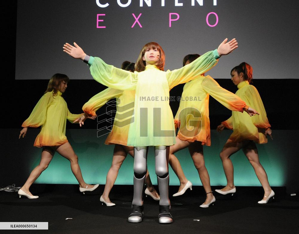 Easy-to-operate robot dances