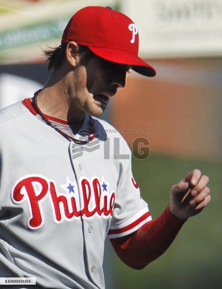 Phillies loses to Giants in Game 3