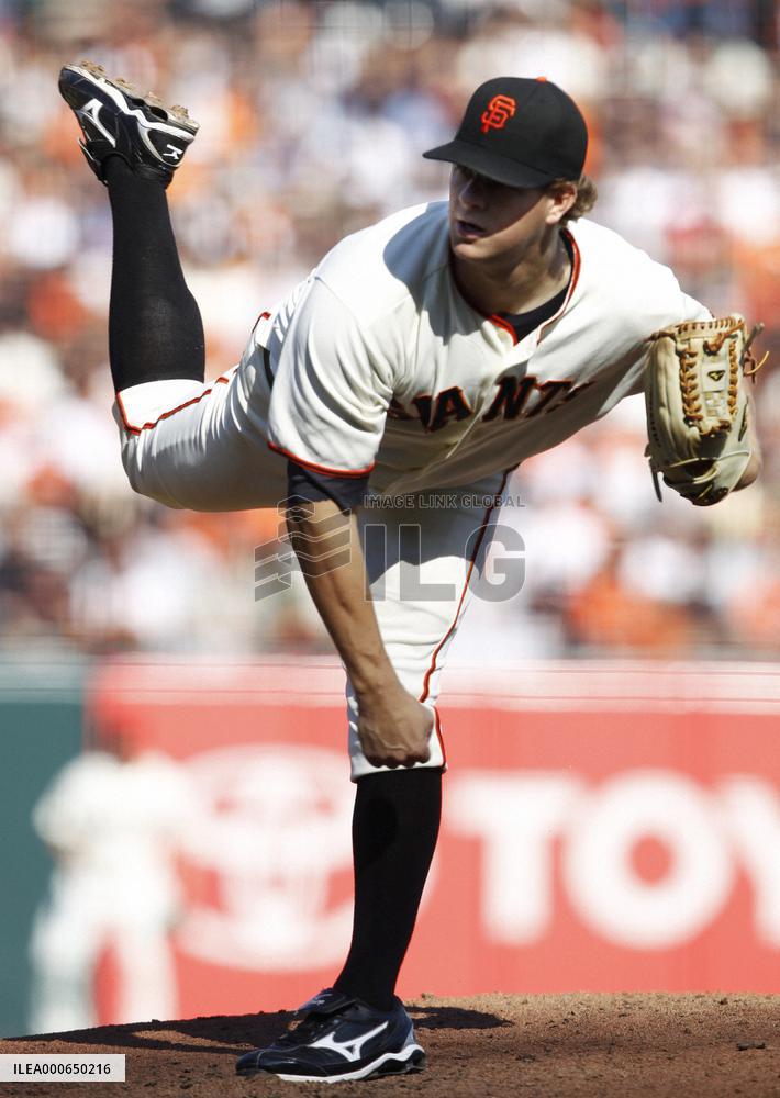 Giants beat Phillies in Game 3