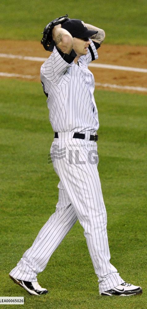 Rangers beat Yankees 10-3 in Game 4
