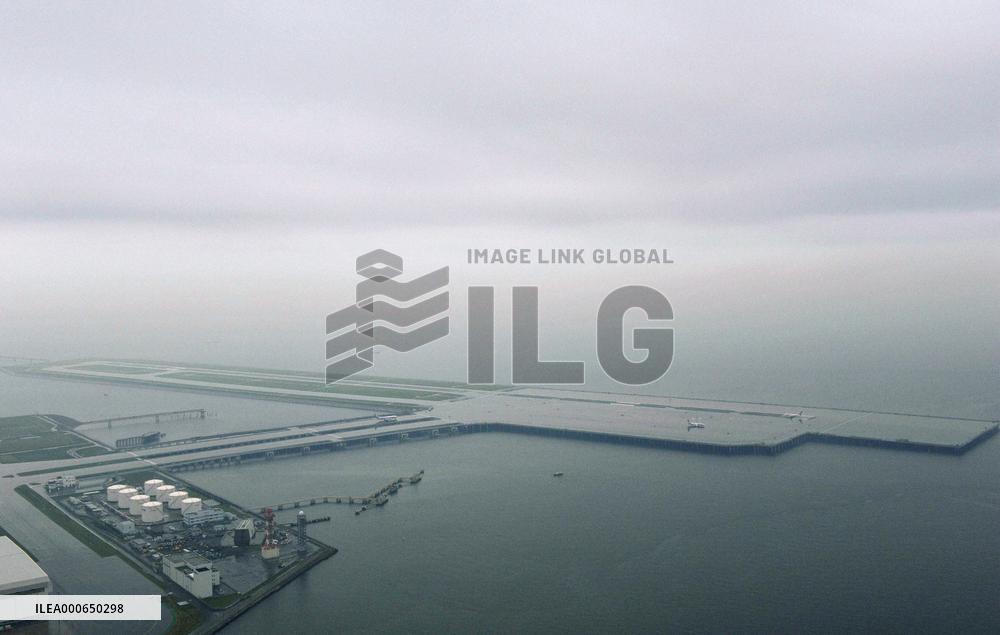 Haneda airport's new runway opens with new int'l terminal