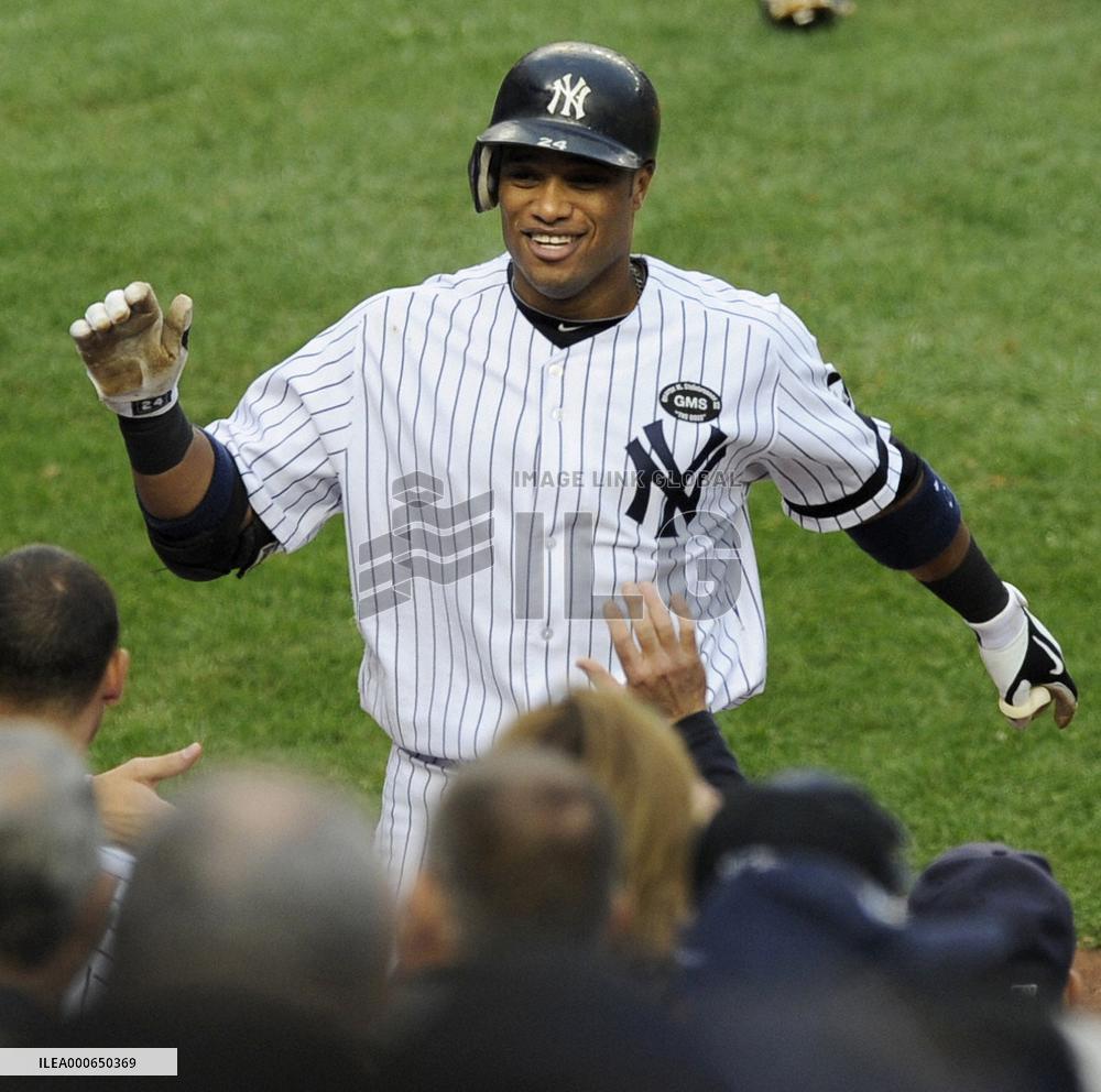 Yankees rout Rangers in Game 5