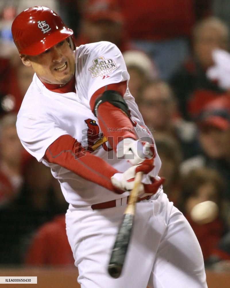 Cards, Rangers tied 1-1 after Texas wins Game 2