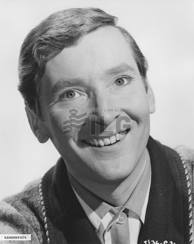 Twice Round the Daffodils (1962) Film