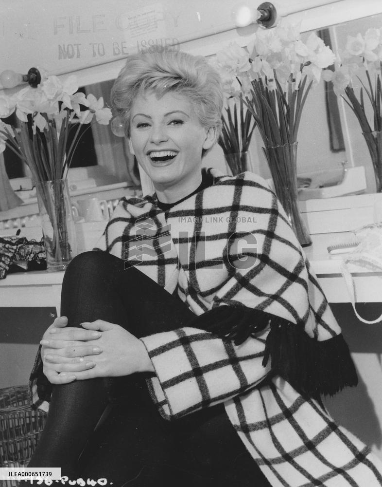 Twice Round the Daffodils (1962) Film