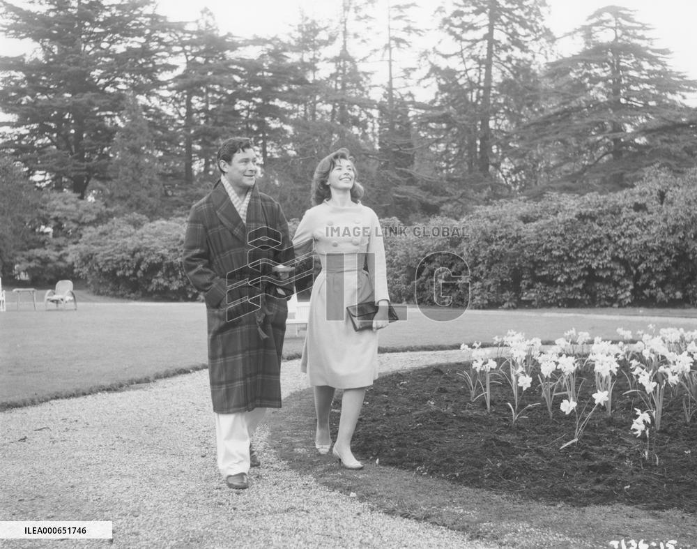 Twice Round the Daffodils (1962) Film