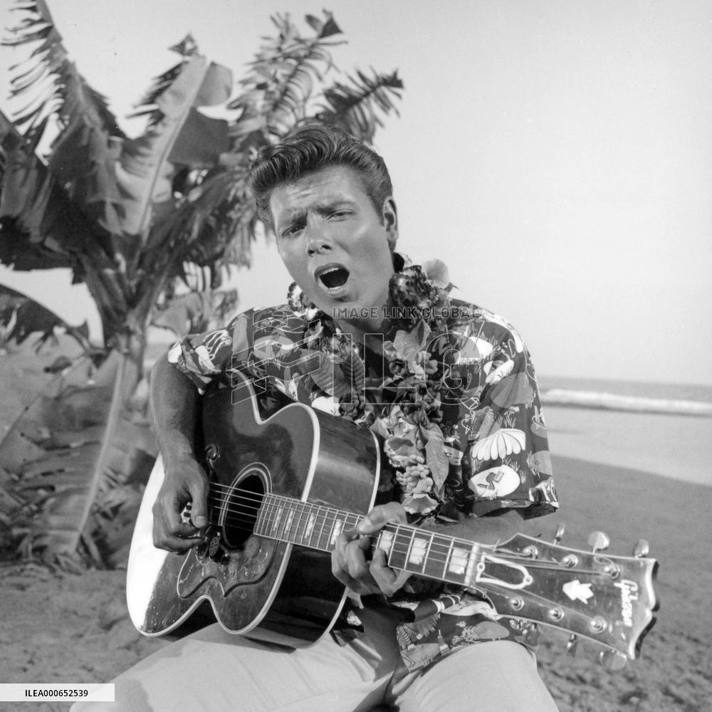 Wonderful Life (1964) (aka Swinger's Paradise) Film