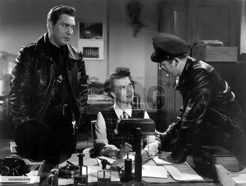 Between Midnight And Dawn film (1950)