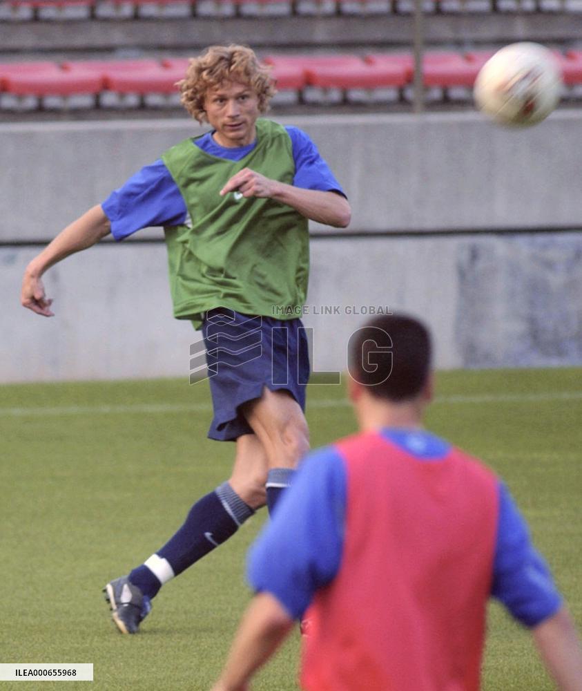 (2)Russia open their practice to media