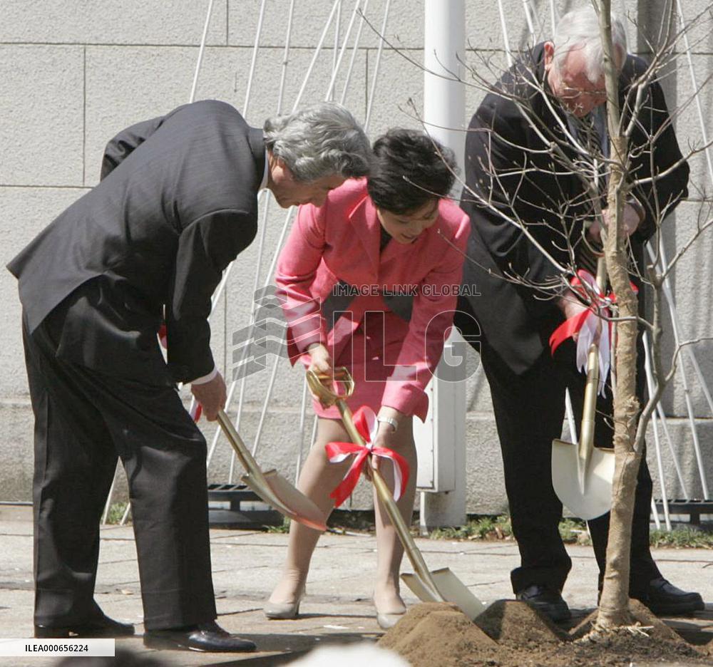 (4)Koizumi, Bush reaffirm alliance to celebrate 150 yrs of ties