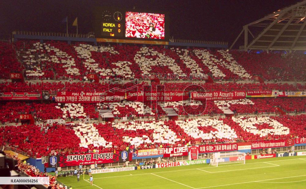 (4)Supporters in Taejon