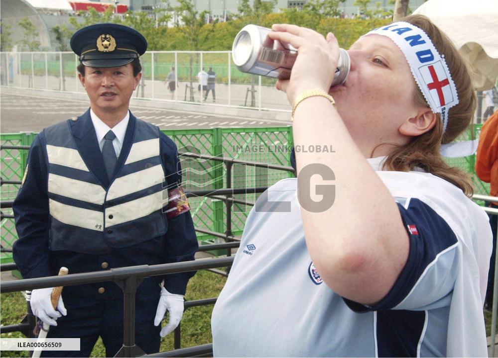 (8)Supporters in Sapporo