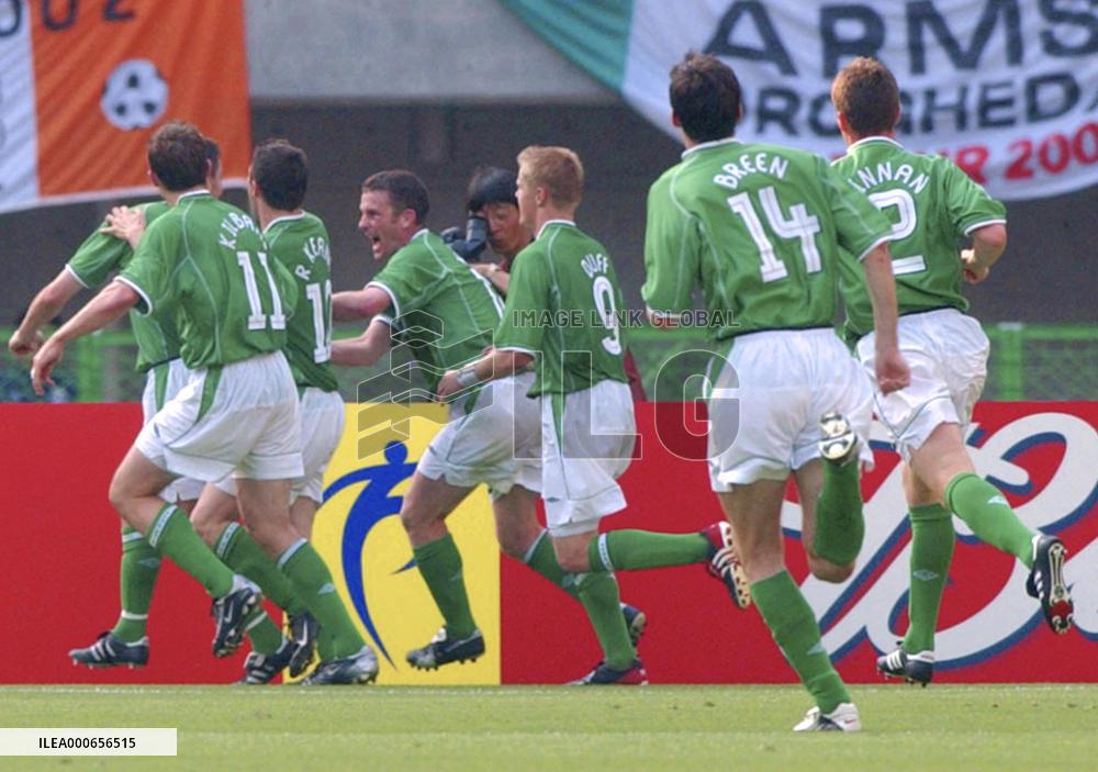 (9)Ireland, Cameroon draw 1-1 in group E opener