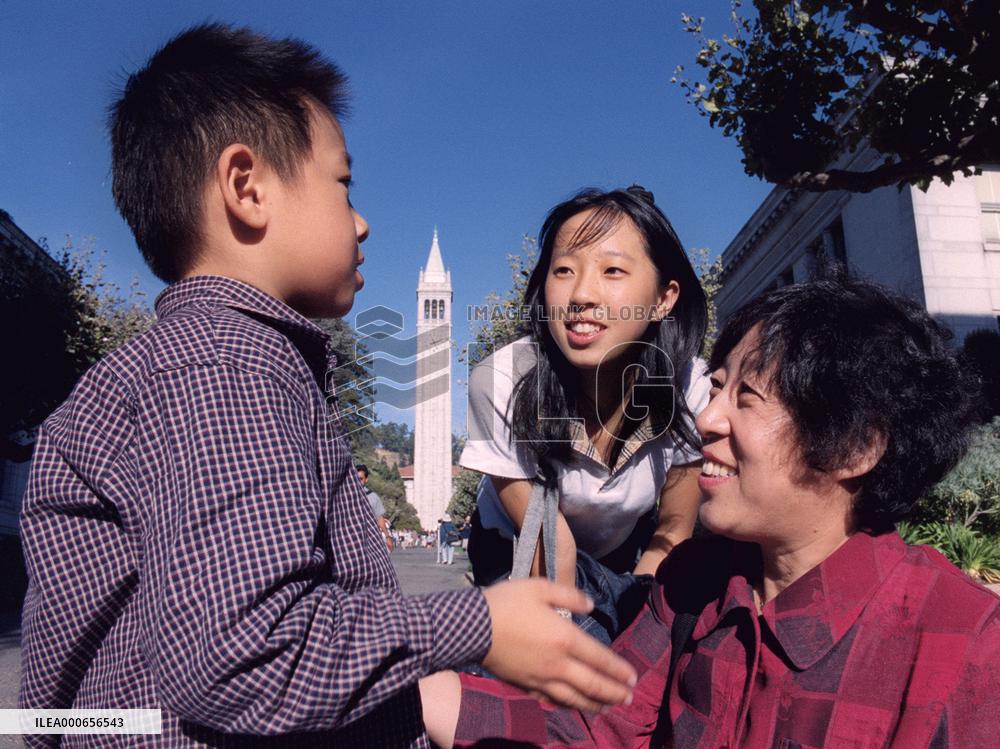 Chinese woman overcomes obstacles to become professor