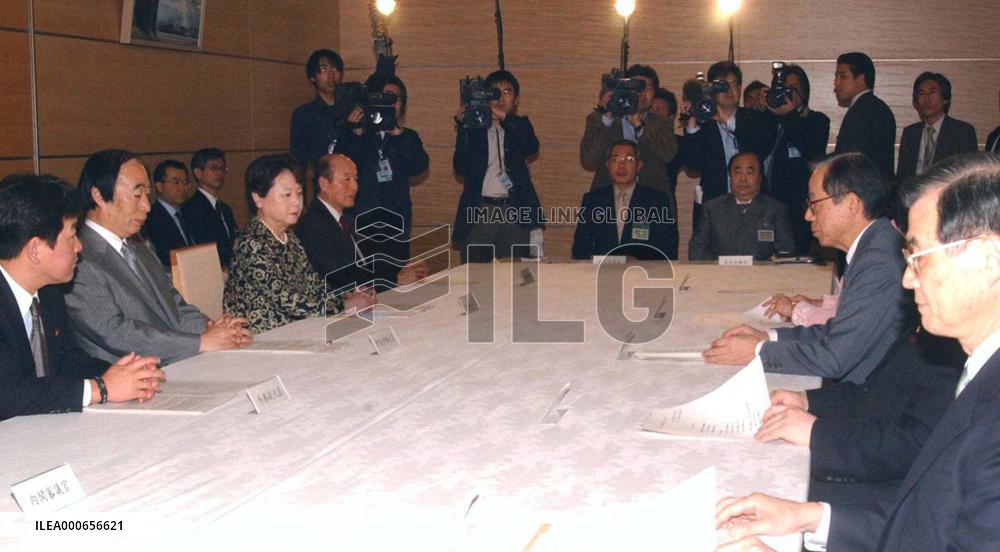 Japan eyes setting up task force on SARS