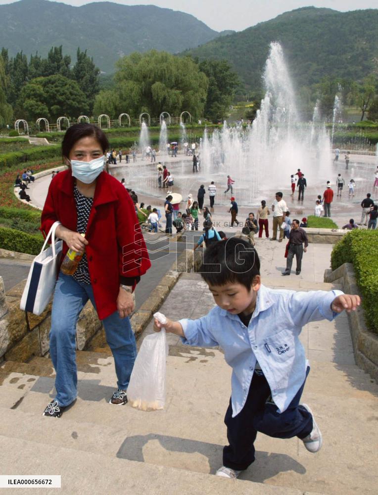 (1)Crowds coming back to Beijing