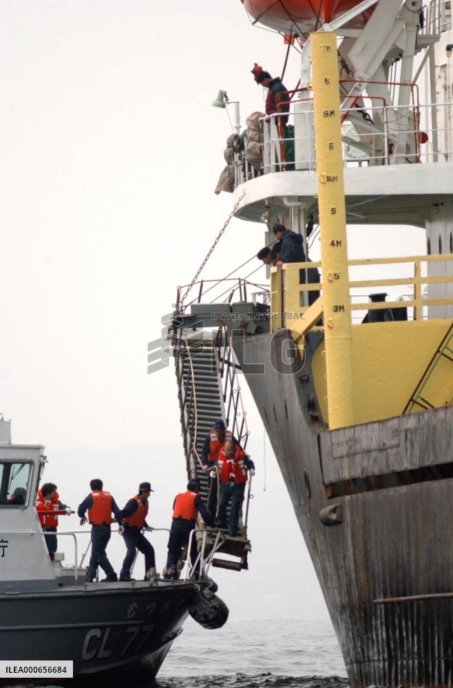 (2)Chinese sailor probably not infected with SARS