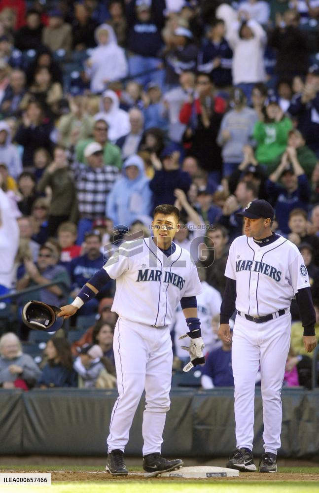 Jojima marks record hits total for AL rookie catcher