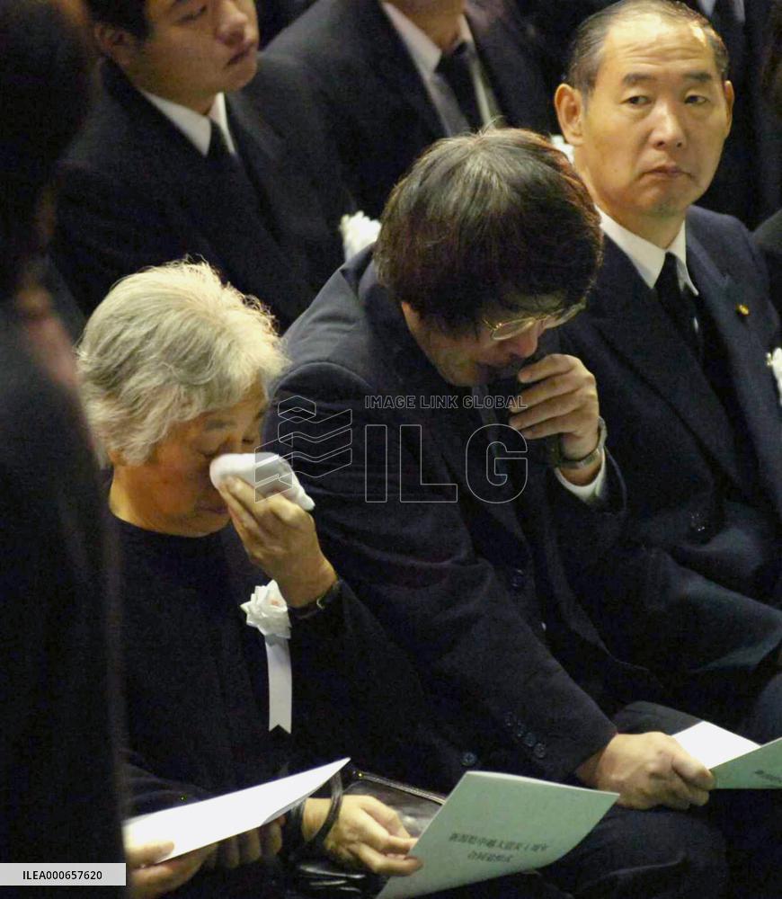 Survivors commemorate victims of Niigata earthquake