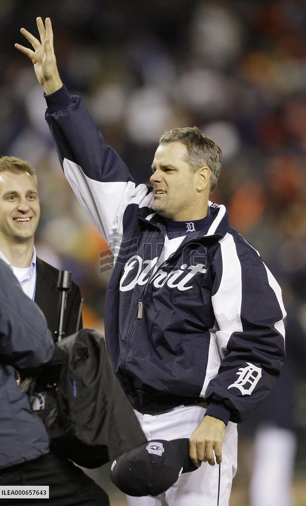 Tigers beat Cardinals to tie World Series 1-1