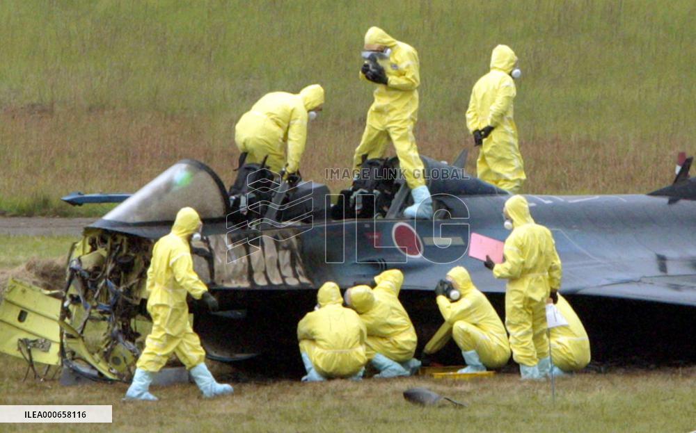 Police search Mitsubishi Heavy factory over fighter accident