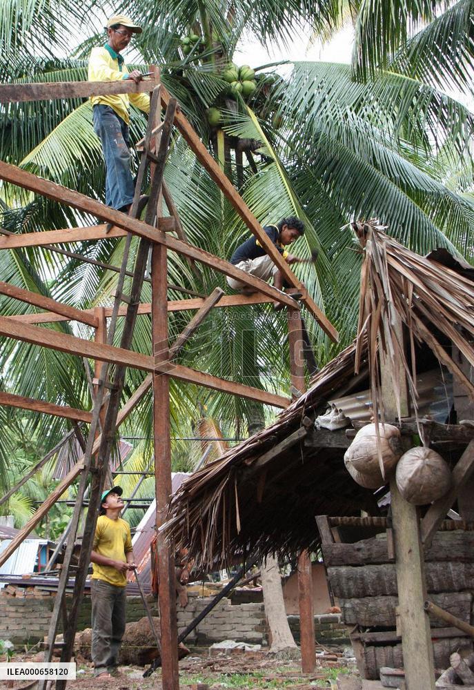 Reconstruction under way in quake-hit West Sumatra