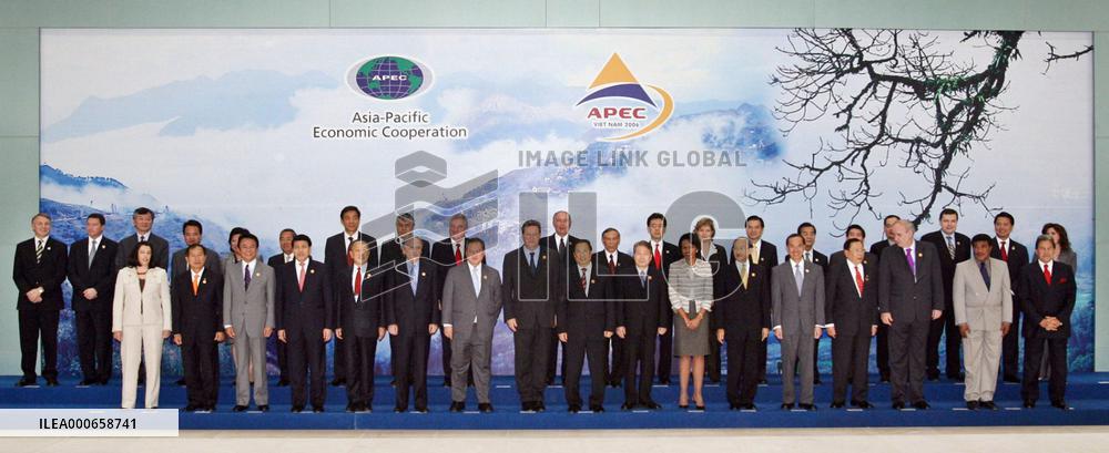 APEC ministers seek WTO restart, endorse region-wide FTA plan