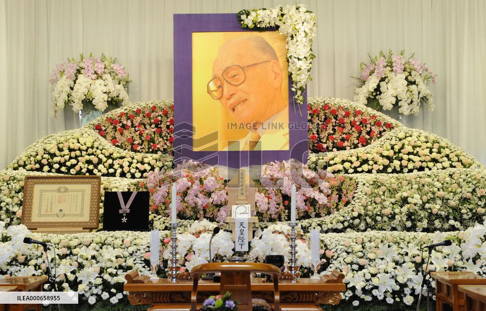 Funeral held for actor Morishige