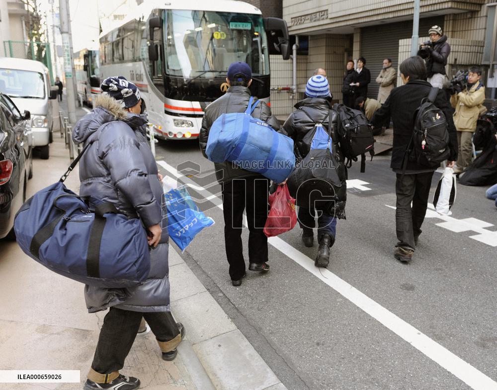 300 jobless temp workers move again from public shelters