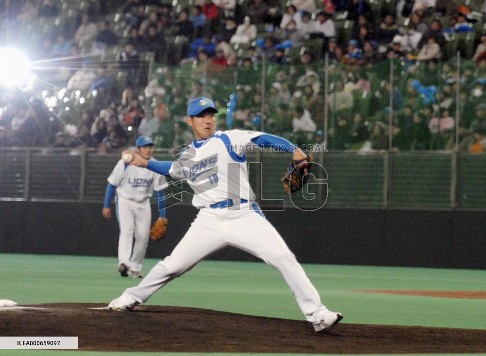 Matsuzaka bids farewell to Seibu fans