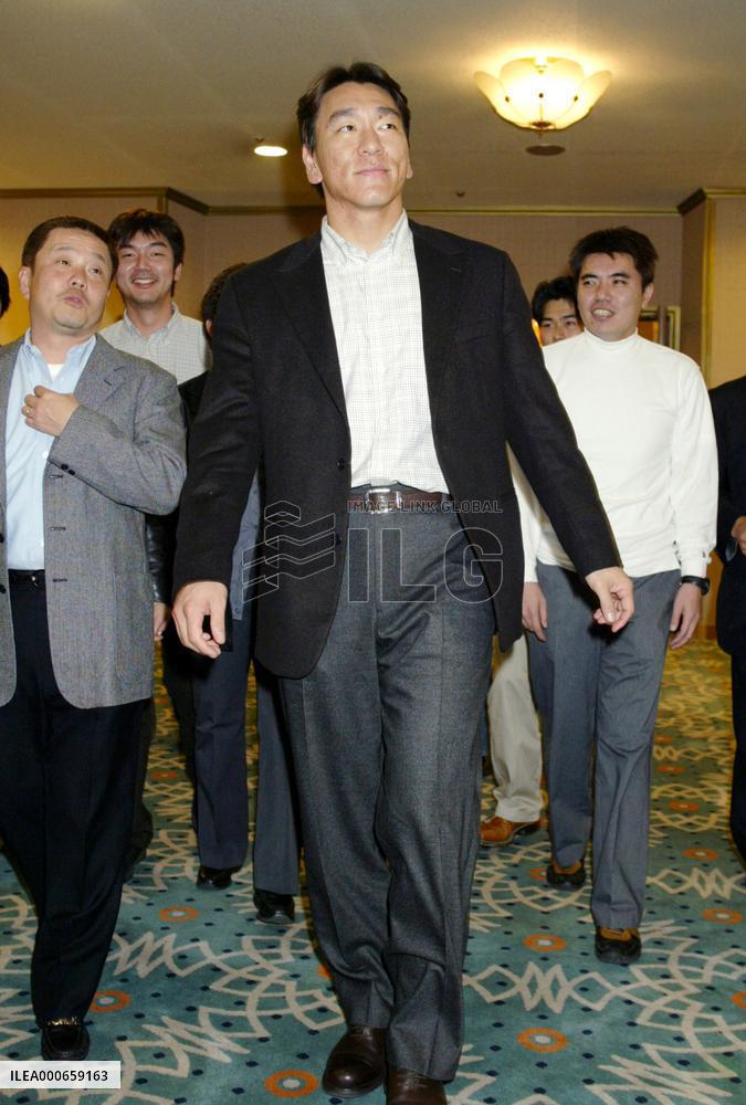 (1)Matsui returns home