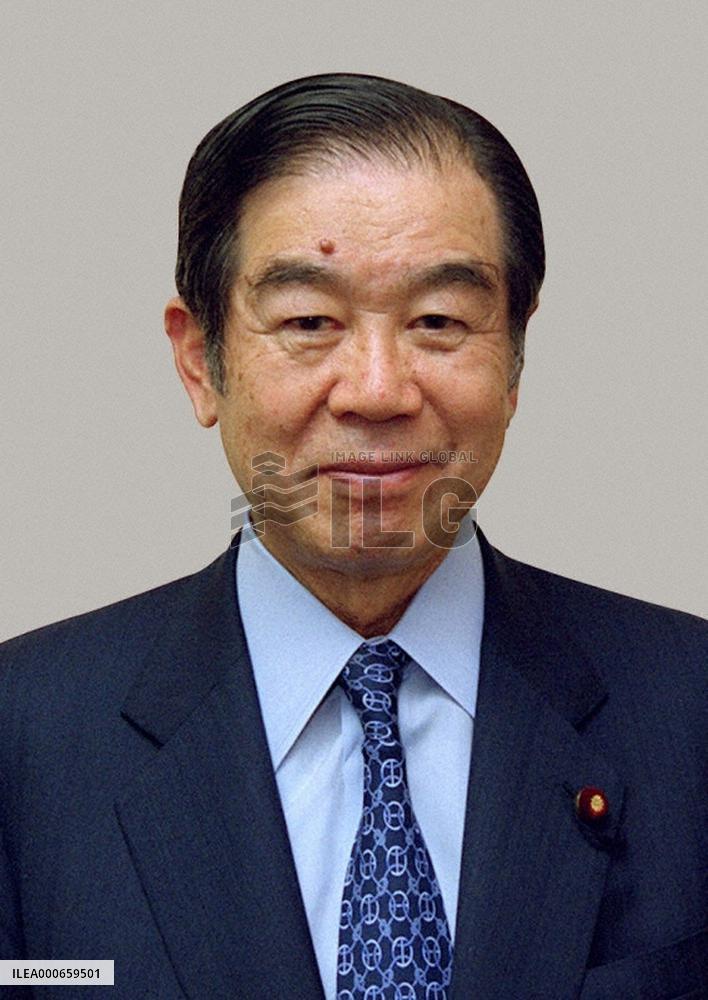 Ex-Foreign Minister Muto dies at 82