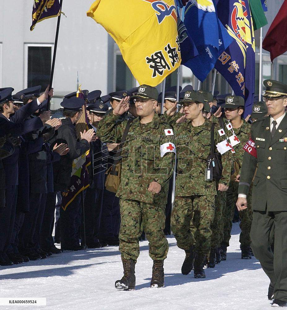 SDF medical team departs to help tsunami victims in Indonesia