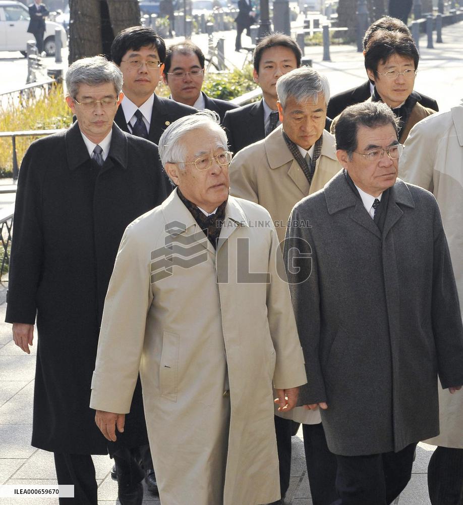 Ex-Mitsubishi president convicted over vehicle defect causing de