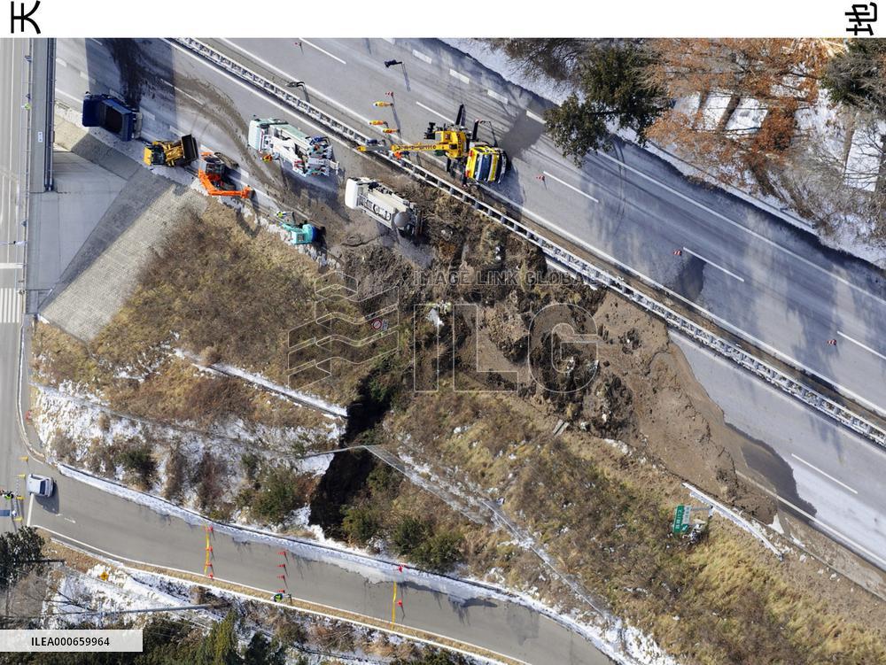 Shin-Etsu Expressway blocked by soil from collapsed roadside wal