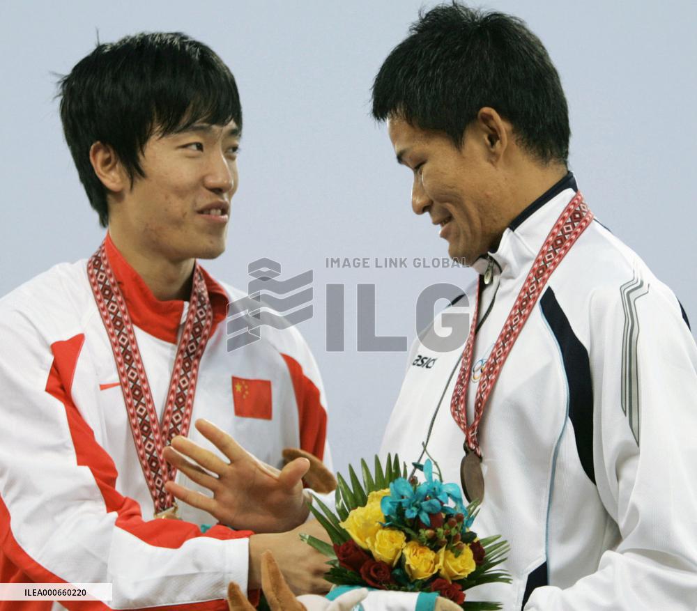 Athens champion Liu storms to gold in 110 hurdles