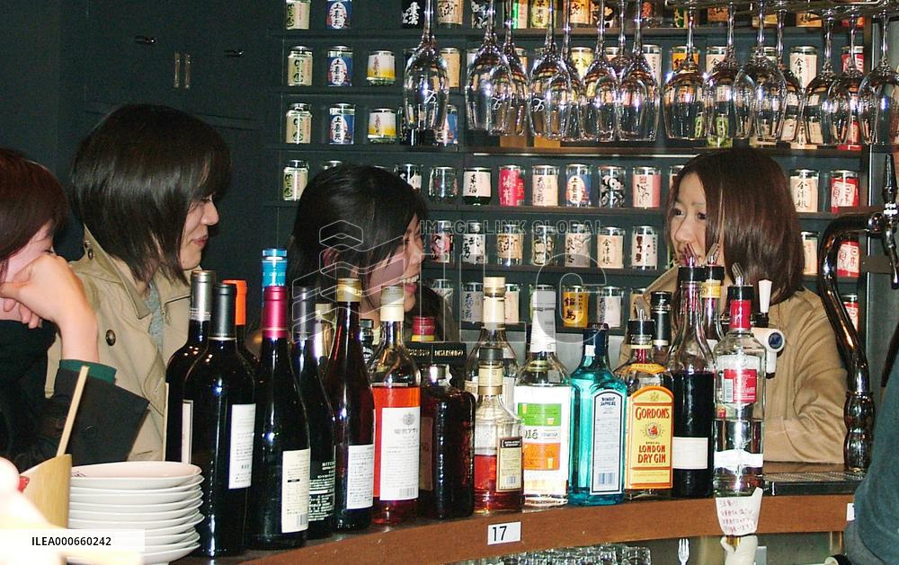 Cup sake goes down well with the trendy