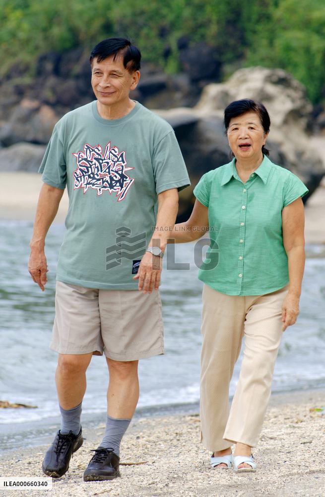 Escaping overseas to seek richer life