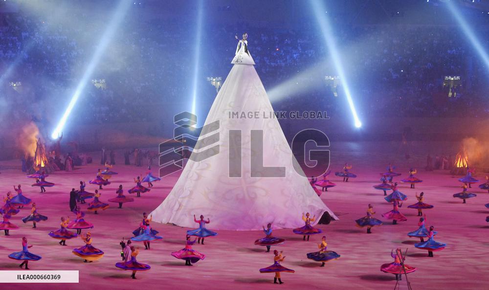 Qatar stages 'Arabian Nights' spectacle to end Asian Games