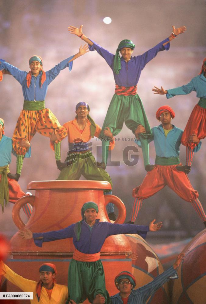 Qatar stages 'Arabian Nights' spectacle to end Asian Games