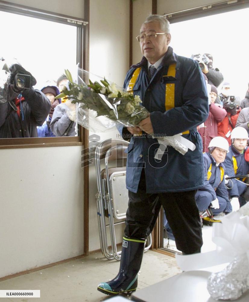 JR East chairman hints at resignation over fatal derailment